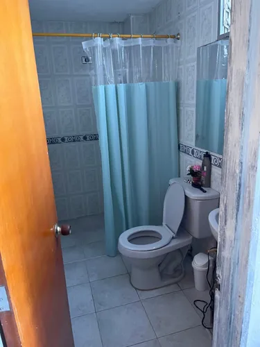 Edificio De 4 Pisos Con 3 Apartamentos Y Un Local