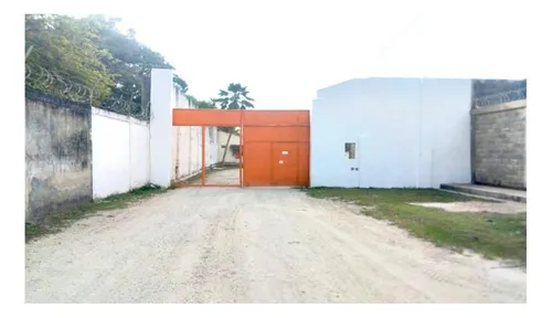 Bodega Muy Amplia En El Barrio Bosque Cod. 53455