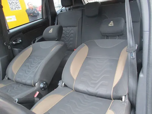 Renault Duster 1.6 DYNAMIQUE DAKAR 4X2 MT AA
