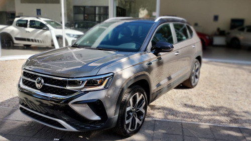 Volkswagen Taos Highline Bi Tono