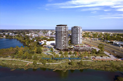 Apartamento Venta 1 Dormitorio Carrasco 48 M, Cochera