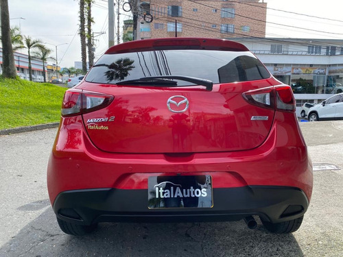Imagen 6 de 9 de Mazda 2 Touring 1.5 2016