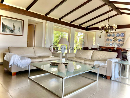 Imagen 14 de 30 de Casa En Venta Playa Mansa Frente Al Mar Cuatro Dormitorios - Punta Del Este Mansa