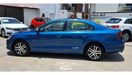 Volkswagen Jetta 2.0 L4 At