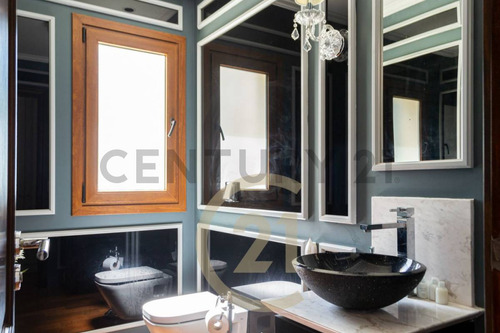 Casa Estilo Frances En Barrio Saint Thomas