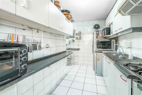 Imagen 8 de 17 de Departamento En Venta De 3 Dorm. 2 Baños Metro Colón