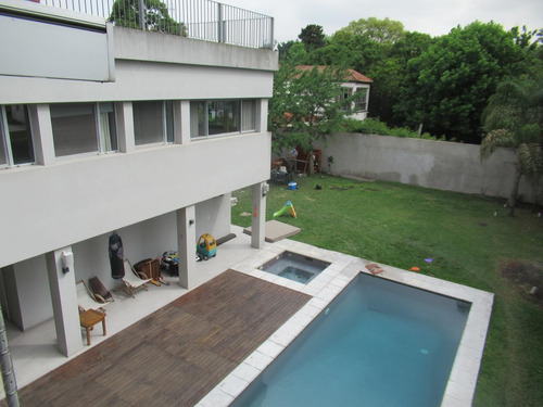 Imagen 1 de 30 de Moderna Casa En Venta 4 Dormitorios. Las Lomas-jockey. San Isdro