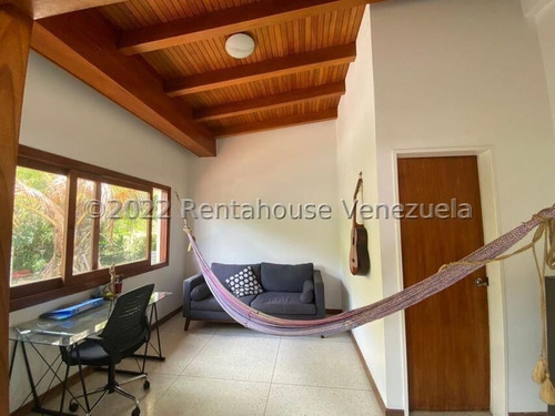 Imagen 11 de 21 de George Tahan #23-5559 Venta Acogedora Casa Duplex, Con Amplios, Integrados E Iluminados Espacios De Ambiente Boho-chic Que Conducen A Un Agradable Jardín Posterior.