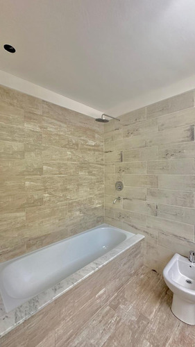 Casa En Venta - 4 Dormitorios 3 Baños - Cochera - 1.250mts2 - Haras Del Sur, La Plata