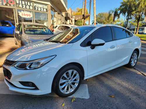 Chevrolet Cruze II 1.4 Sedan Lt