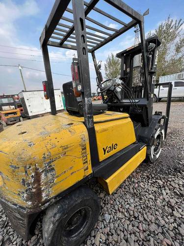 Imagen 7 de 15 de Autoelevador Yale 3tn Diesel Torre Triple C/desplazad Envios