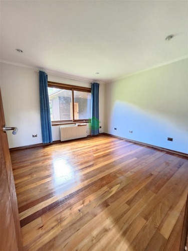 Hermosa Casa De 6 Dorm. En Parcela Para Arriendo En Valdivia