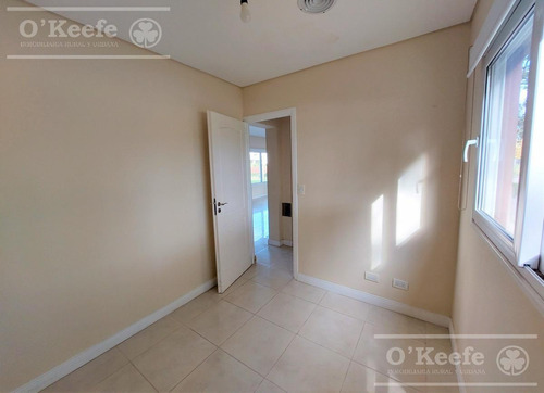 Imagen 9 de 30 de Casa En Venta De 5 Ambientes Con Parque Y Cochera En Fincas De Hudson