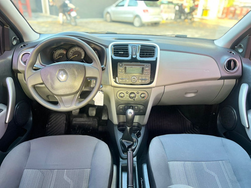 Renault Logan 1.6 Expression Hi-power 4p