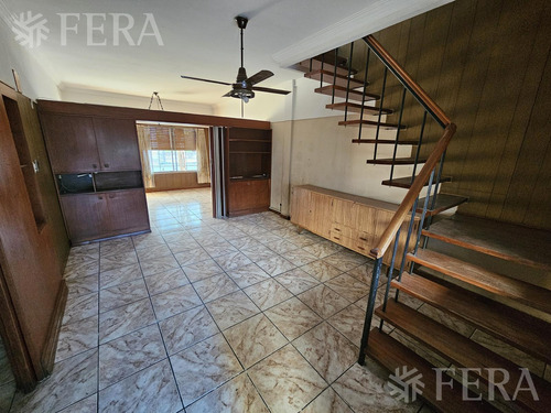 Venta De Casa De 4 Ambientes Con Cochera Y Quincho En Piñeyro