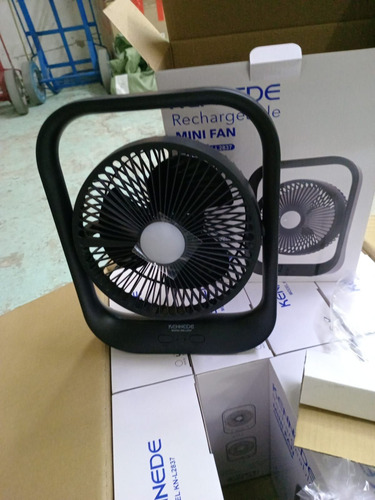 Ventilador De Escritorio Silencioso Portátil Usb Recargable Estructura Negro Diámetro 17.78 Cm