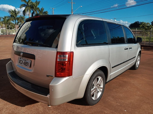 Imagem 3 de 8 de Dodge Grand Caravan