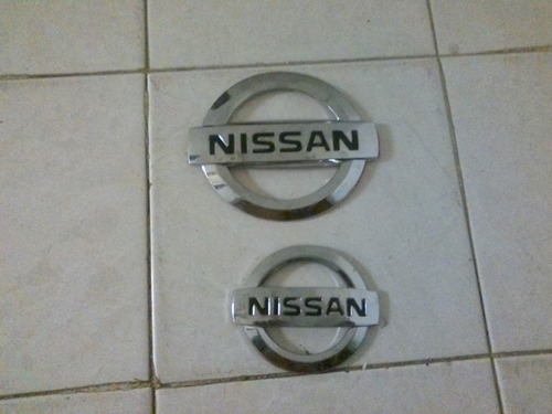 Emblemas Para Nissan Grande Y Pequeños Plastico