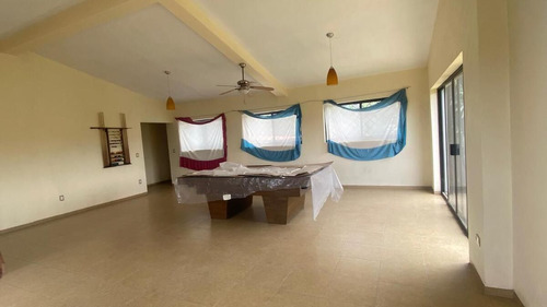 Casa En Venta Seminueva En Cuernavaca Con Areas Recreativas