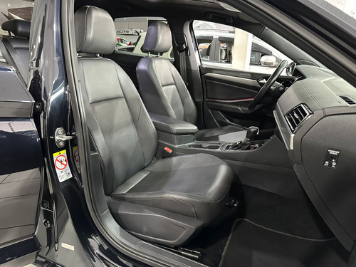 Volkswagen Jetta 1.4 R-line 250 Tsi Flex Aut. 4p