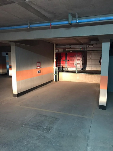 Estacionamiento En Lyon/pocuro/metro I De Suarez