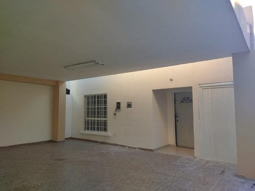 Imagen 2 de 12 de Casa Sola En Venta La Amistad