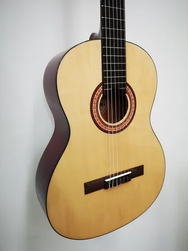 Guitarra Clásica Suzuki Designed Japan Det Kingdom Music 654