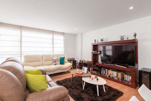 Apartamento En Venta En Bogotá Santa Barbara Central. Cod 4802