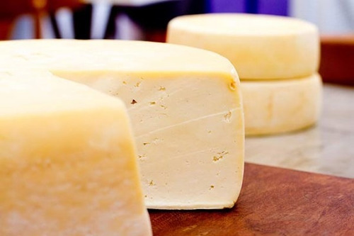 Queijo Minas Canastra Meia Cura 1,1 Kg - Artesanal