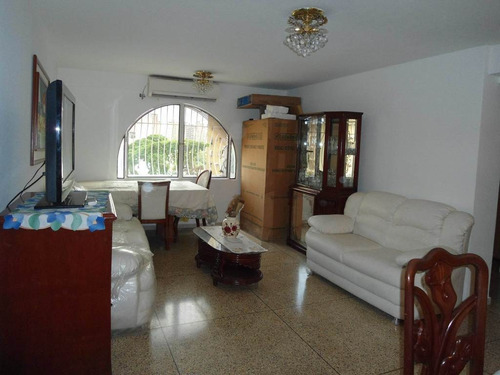 Apartamento En Venta Urb. El Centro Maracay Fm*