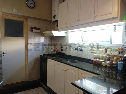 Imagen 2 de 11 de Venta Ph 4 Ambientes Con Patio, Quincho Y Parrilla En Paternal!!