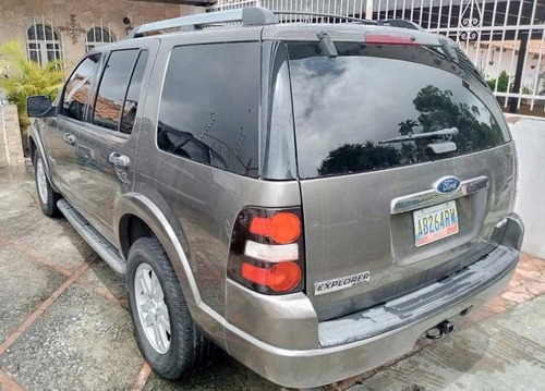 Imagen 3 de 10 de Ford Explorer