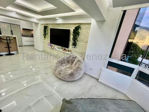 Excepcional Apartamento En Venta En La Urbina