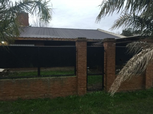 Imagen 2 de 16 de Casa 4 Ambientes 2 Baños Pileta Galpón 8x32