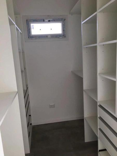 Imagen 14 de 17 de Casa En Venta En Barrio San Sebastian 4 Ambientes A Estrenar | Luis Tagle Al B1600