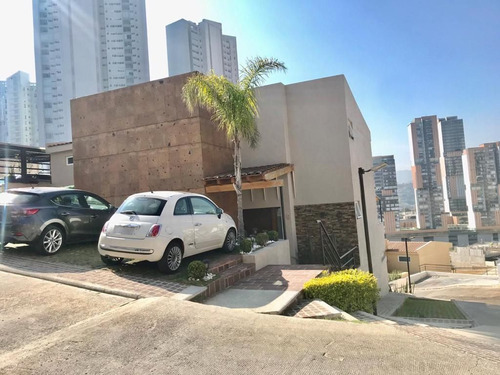 Casa En Venta Dentro De Privada En Bosque Real