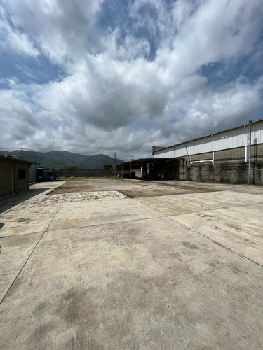 Terreno Industrial Con Oficinas Y Dependencias. Precio De Oportunidad Negociable Gg