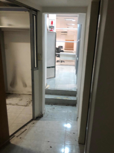 Imagen 2 de 14 de Oficinas Local Permuta 325 Mts Balcarce Al 300 Monserrat