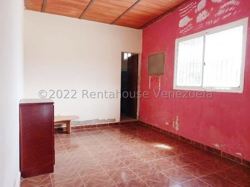 Imagen 8 de 13 de Casa En Venta Zona Centrica De Coro 2 Niveles Lista Para Habitar 04126887776 22-20829