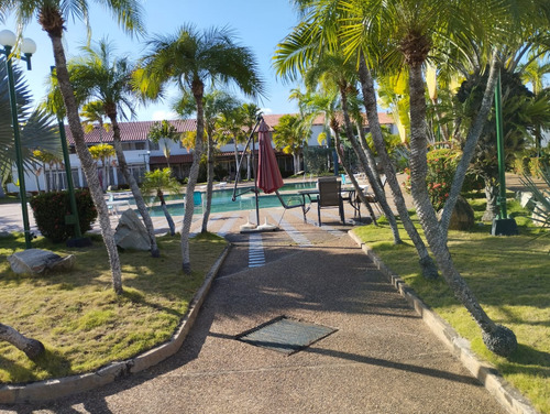 Vendo Casa En Maneiro De 3 Hab 3 Baños