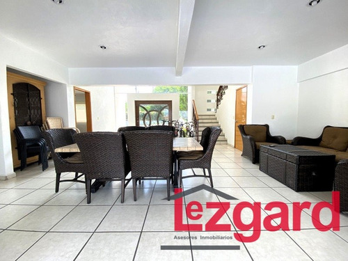 Encuentra Confort Y Estilo: Casa Seminueva En Lomas De Cocoyoc