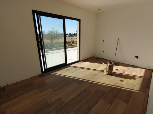 Imagen 13 de 20 de Venta Casa Harás Santa María Al Golf