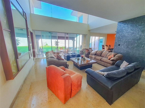 Casa De 664 M2 En Sumiya Jiutepec Morelos $10,800,000.00 Mxn