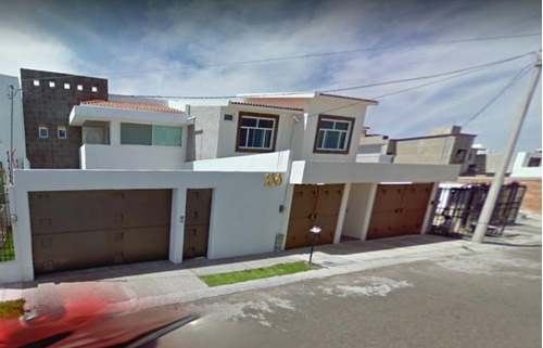 Maravilloso Remate Bancario, Casa A La Venta En Colinas Del Cimatario, Queretaro. No Creditos