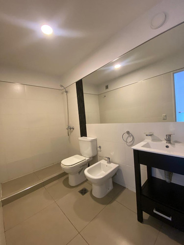 Alquiler| Departamento 1 Dorm. Con Balcón Y Pileta En Nueva Córdoba