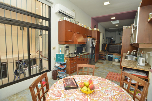 Espectacular Casa Padrón Único Zona Williman Y 21, Ideal Empresa O Familia Con Gusto Por Buenos Espacios