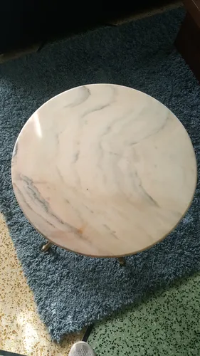 Mesita Antigua Con Patas De Bronce Macizo Y Tapa De Mármol. (Usado)