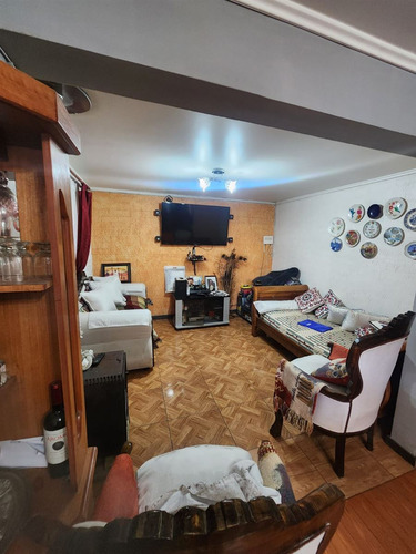 Casa En Venta De 2 Dorm. En Molina