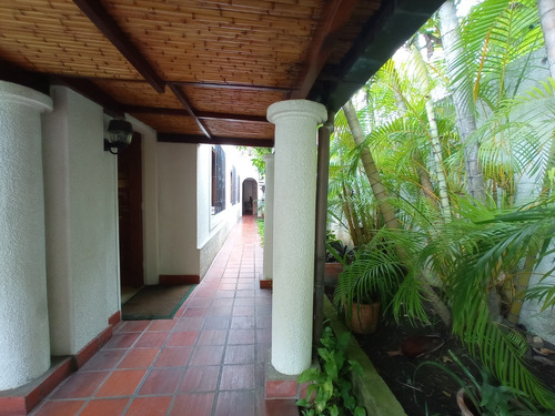 Imagen 2 de 17 de Casa En Venta En Los Palos Grandes (is)
