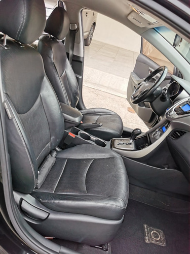 Imagen 9 de 11 de Hyundai Elantra Gls